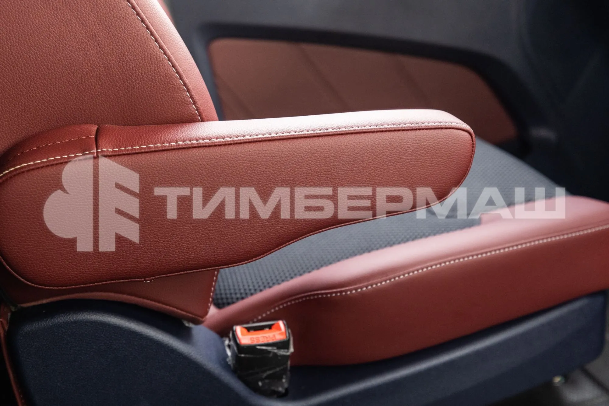 Седельный тягач SANY D525A 6x4 фото 16