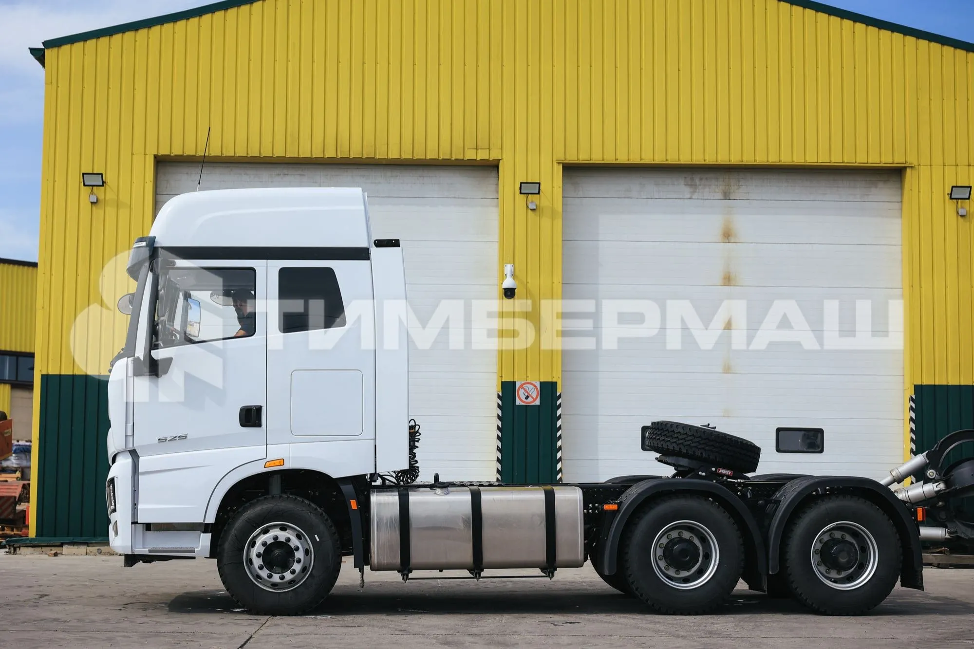 Седельный тягач SANY D525A 6x4 фото 6