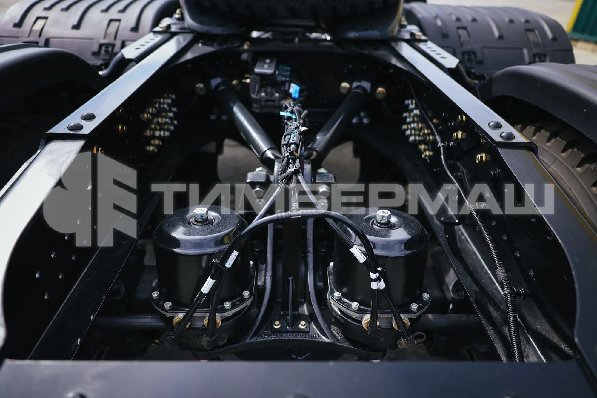 Седельный тягач SANY D525A 6x4 фото 9